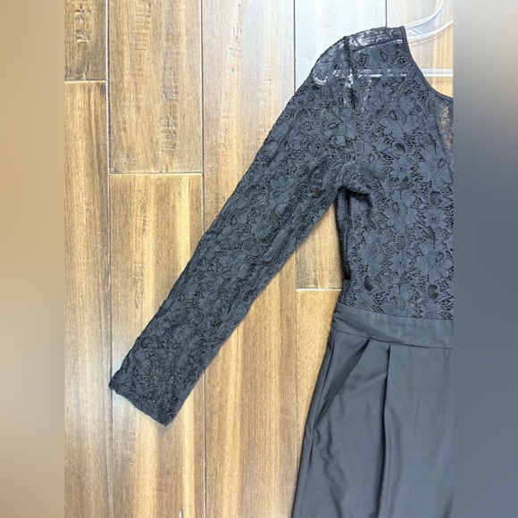 Gianni Bini size M Black Lace Illusion V Neck Long Sleeved Wide Leg Jumpsuit LBD - Picture 3 of 16